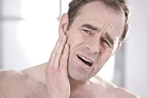 Caucasian Male Portrait Drucke: Man with toothache