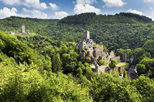 Medieval European Architecture Drucke: Manderscheid's two castles