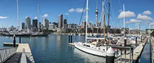 Urban Metropolis Scene Drucke: Marina with skyline and skytower