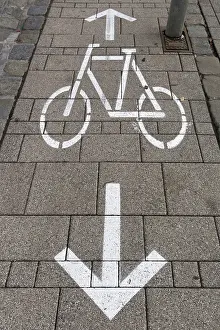 Cycle Path Markings Drucke: Marking on the cycle path in both directions