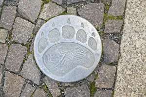 German Federal Republic Symbols Drucke: Marking on footpath, bear's claw