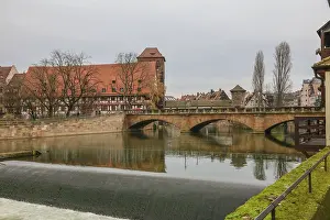 Bilder Datiert 1. Dezember 2024: Maxbrucke print pegnitz river