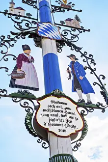 Traditional German Costume Drucke: Maypole, group of figures