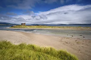 Deserted Irish Castle Drucke: McCarthy Tower or McCarthy Fortress