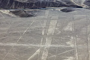 Nasca Geoglyphs Drucke: View of lines and patterns on a sandy