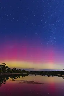 Drucke von MELBOURNE, AUSTRALIEN, 12. AUGUST: Eine erhöhte Sonnenaktivität führt dazu, dass die Aurora Australis in südlichen Gebieten von Australien sichtbar ist. Diese Aufnahme wurde am 12 Australis Drucke: MELBOURNE, AUSTRALIEN
