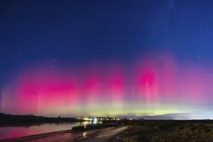 Drucke von MELBOURNE, AUSTRALIEN, 12. AUGUST: Eine erhöhte Sonnenaktivität führt dazu, dass die Aurora Australis in südlichen Gebieten von Australien sichtbar ist. Diese Aufnahme wurde am 12 Australis Drucke: MELBOURNE, AUSTRALIEN