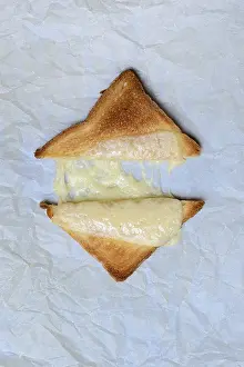 Melted Cheese Drucke: Melted processed cheese with toast