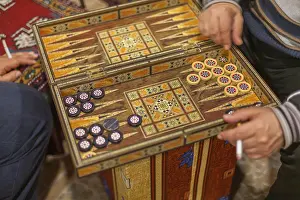 Deserted Game Board Drucke: Two men playing backgammon, Turkey