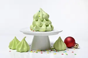 Xmas Baked Goods Drucke: Meringue in the shape of a Christmas tree