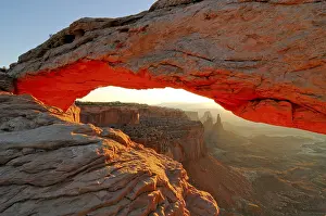 Utah Landscape Drucke: Mesa Arch in the break of dawn