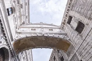Tourist Attraction In Italy Drucke: Mesmerizing architecture of Venice