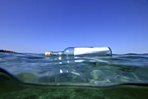 Underwater World Spain Drucke: Message in a bottle, underwater