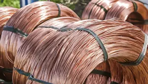 Metal Processing Factory Drucke: Metal, copper, copper wire on a roll for further processing