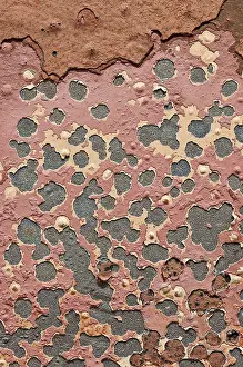 Deserted Metal Structure Drucke: Metal surface with red paint and rust