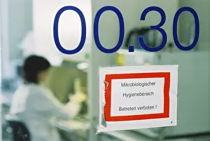 Prohibition Signs Drucke: Microbiological lab laboratory wirting keep out