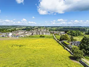 Middleham Castle Drone View Drucke: Middleham Castle from a drone, Middleham