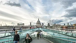 British Tourist Attraction Photography Drucke: Millenium Bridge and St. Paul's Cathedral