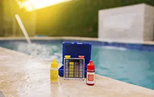 Water Treatment Chemicals Drucke: Mini tester for pool maintenance