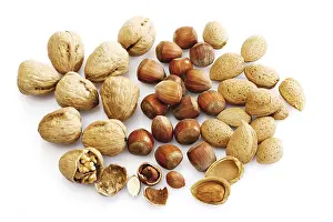 Hazelnut Nutrition Facts Drucke: Mixed nuts: walnuts, hazelnuts and almonds