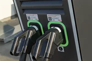 Electric Vehicle Charging Station Drucke: Mobility, e-Charging Hamburg, close-up