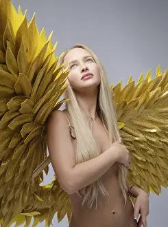 Hygienic Beauty Standards Drucke: A model with long hair stands elegantly