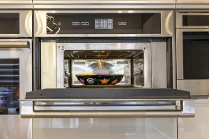 Contemporary Kitchen Architecture Drucke: Modern kitchenware and microwave in luxury designer kitchen
