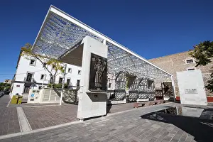 Mexican Architecture Drucke: Modern structure, La Patria Oriente square
