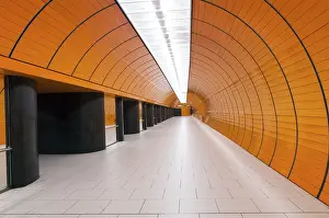Empty Metro Station Photo Drucke: Modern underground corridor interior with ceiling light