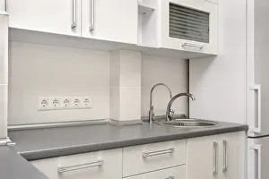Modern Kitchen Design Drucke: Modern white and black kitchen