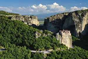 Drucke von Kloster Rousanou und Kloster St. Stephan in der berühmten griechischen Touristendestination Meteora in Griechenland bei Sonnenuntergang mit landschaftlichem Panorama Meteora Drucke: Kloster Rousanou und Kloster St