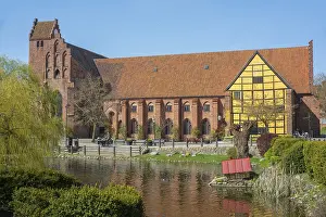 Scandinavian Tourist Attraction Drucke: The monastery in Ystad, built in 1267
