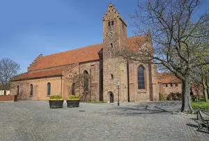 Scandinavian Church Building Drucke: The monastery in Ystad, built in 1267