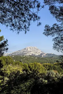 Drucke von Montagne Sainte-Victoire von der Cezanne-Straße aus gesehen Paul Cezanne Drucke: Blick auf die Montagne Sainte-Victoire von der Cézanne-Straße aus.