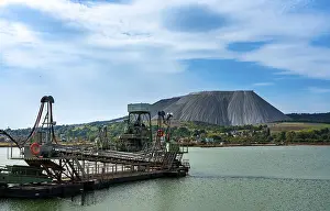 Raw Material Extraction Europe Drucke: The Monte Kali tailings pile in Thuringia
