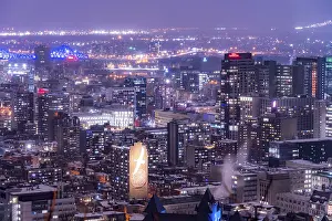 Deserted Cityscape At Night Drucke: Montreal night view (conditionalon)