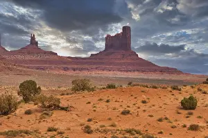 Monument Valley Landscape Drucke: Monument valley dramatic landscape