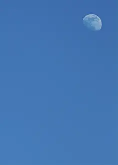 Clear Daytime Skies Drucke: Moon in a Blue Sky