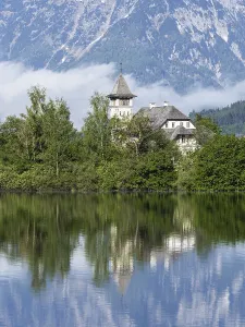 Bilder Datiert 19. Mai 2024: Grundlsee castle morning light print