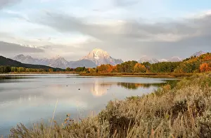 Grand Teton Range Autumn Drucke: Mount Moran reflected in Snake River