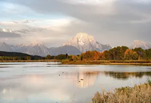 Grand Teton Range Autumn Drucke: Mount Moran reflected in Snake River