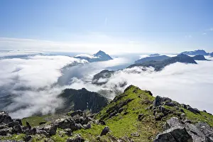 Scandinavian Mountain Landscape Drucke: Mountain peaks above the clouds