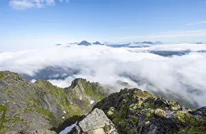Lofoten Norway Drucke: Mountain peaks above the clouds