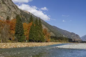 Snow Capped Mountain Ranges Drucke: The mountain rivers of the Caucasus
