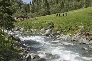 Mountainous Region Tourism Drucke: Mountain stream, mountain range