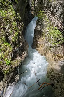 Mountain Creek Austria Drucke: Mountain stream with waterfall