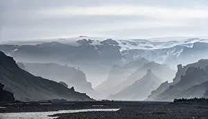 Myrdalsjokull Glacier Tongue Drucke: Mountain valley with river Krossa