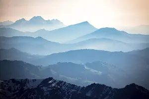 Mountainous Landscape Switzerland Drucke: Mountains, backlit, evening light