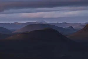 Dry Mountain Scenery Drucke: Mountains in the evening light