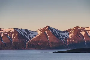Northern Europe Fjords Drucke: Mountains in the evening light